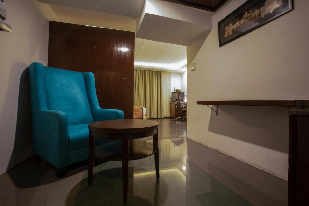The Cunningham Hotel بنغالور المظهر الخارجي الصورة